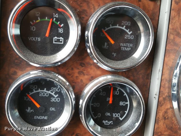 image for item BS9486 2005 Kenworth T800 semi truck