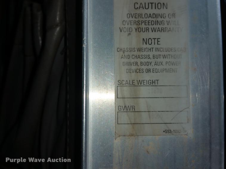 image for item BS9486 2005 Kenworth T800 semi truck