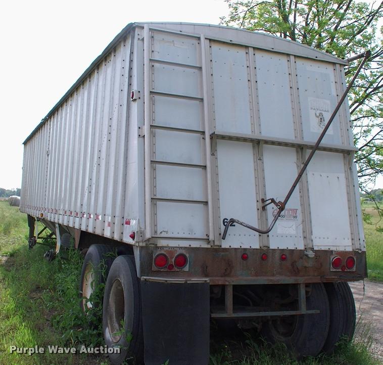 image for item BZ9725 1992 Merritt E42X96X80XBX2XCS double hopper grain trailer