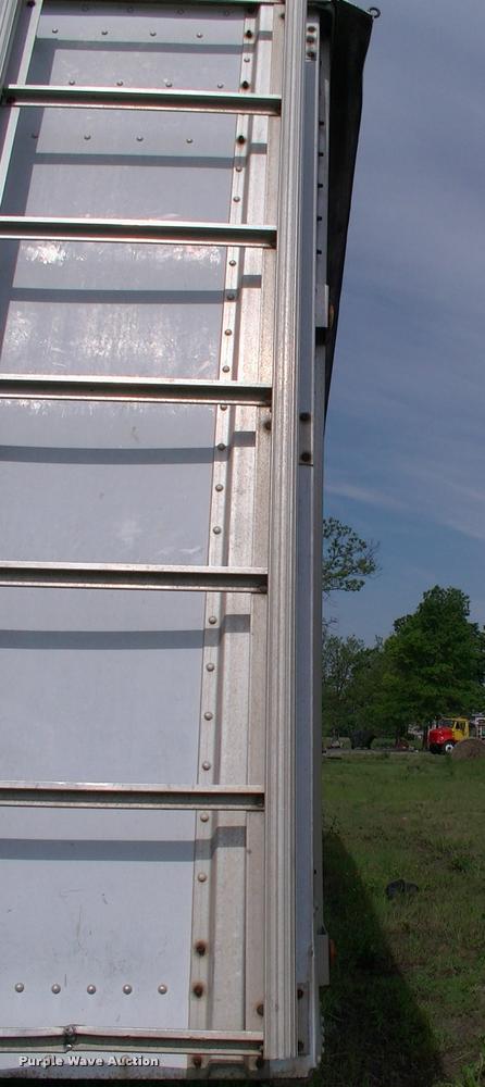 image for item BZ9725 1992 Merritt E42X96X80XBX2XCS double hopper grain trailer