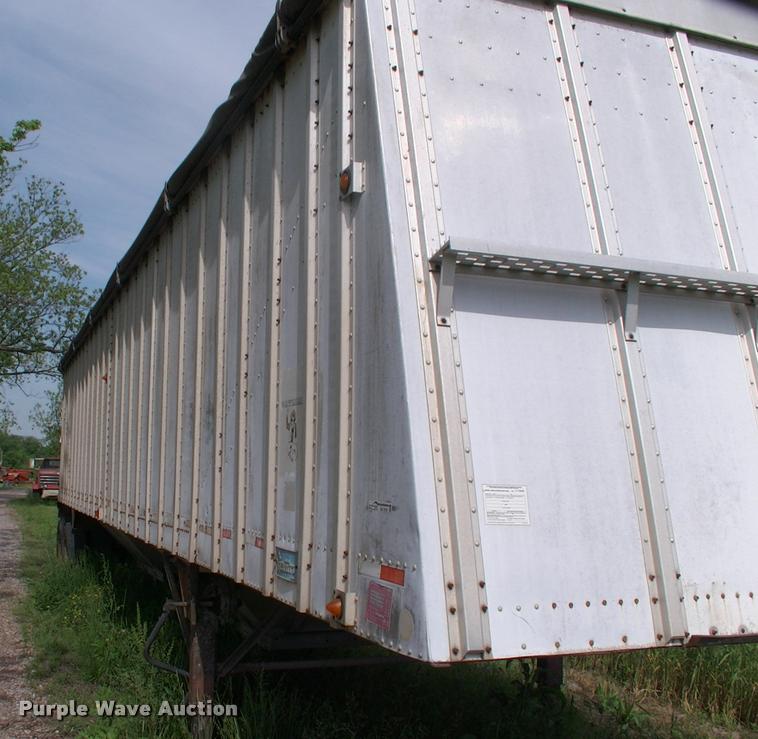 image for item BZ9725 1992 Merritt E42X96X80XBX2XCS double hopper grain trailer