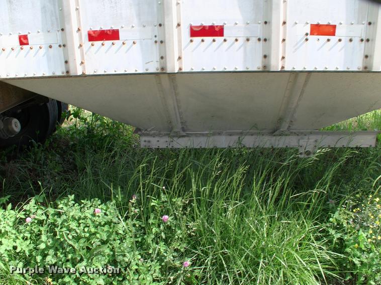 image for item BZ9725 1992 Merritt E42X96X80XBX2XCS double hopper grain trailer