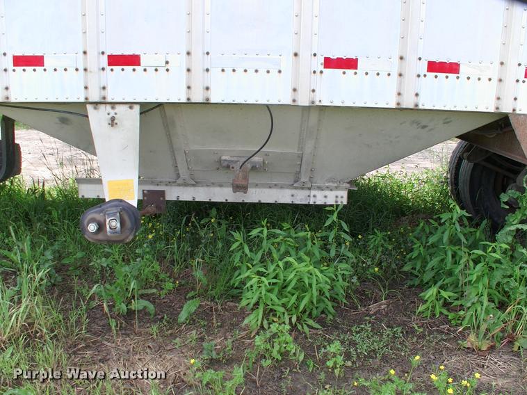 image for item BZ9725 1992 Merritt E42X96X80XBX2XCS double hopper grain trailer