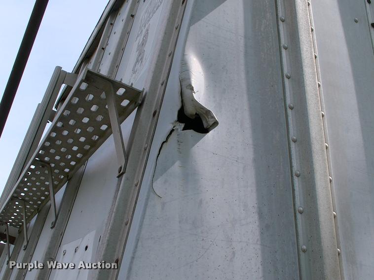 image for item BZ9725 1992 Merritt E42X96X80XBX2XCS double hopper grain trailer