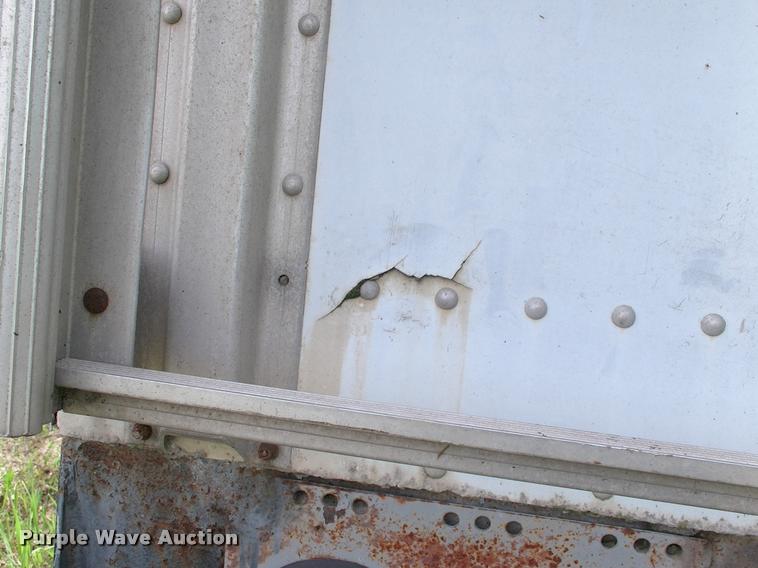 image for item BZ9725 1992 Merritt E42X96X80XBX2XCS double hopper grain trailer