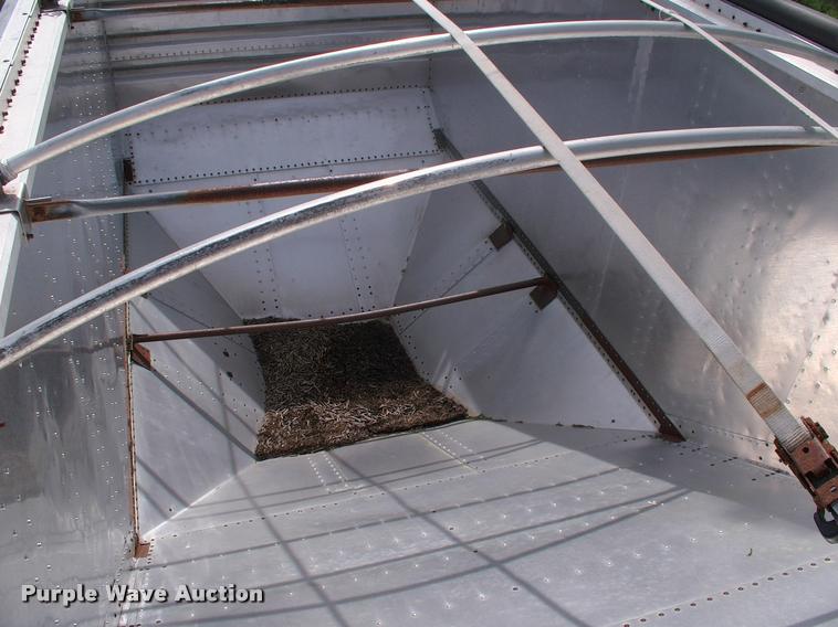 image for item BZ9725 1992 Merritt E42X96X80XBX2XCS double hopper grain trailer