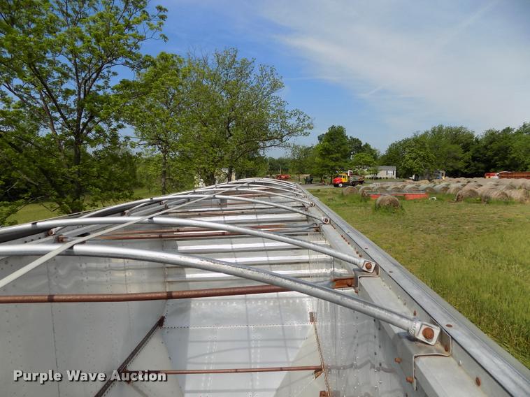 image for item BZ9725 1992 Merritt E42X96X80XBX2XCS double hopper grain trailer