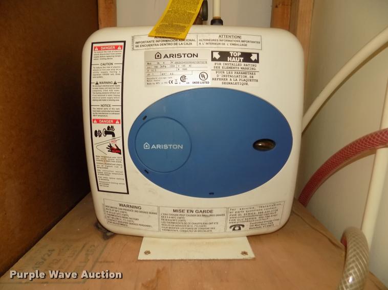 image for item DA0711 2002 Vintage enclosed car trailer