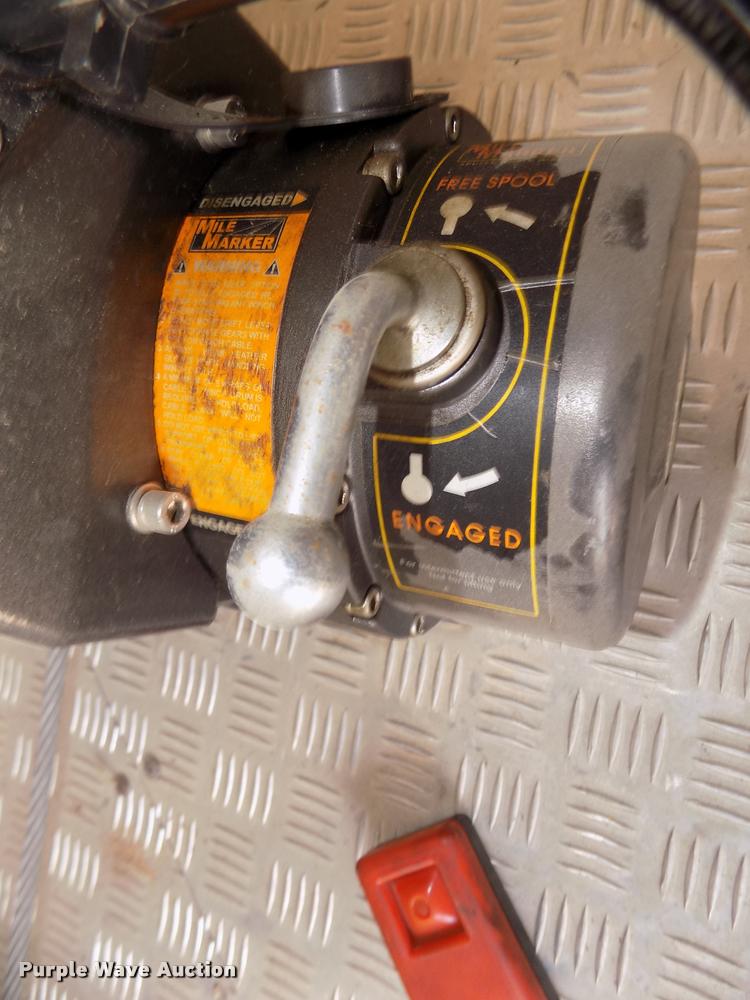 image for item DA0711 2002 Vintage enclosed car trailer