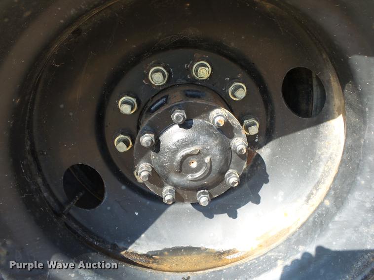 image for item DA2733 1989 Ford 900 semi truck