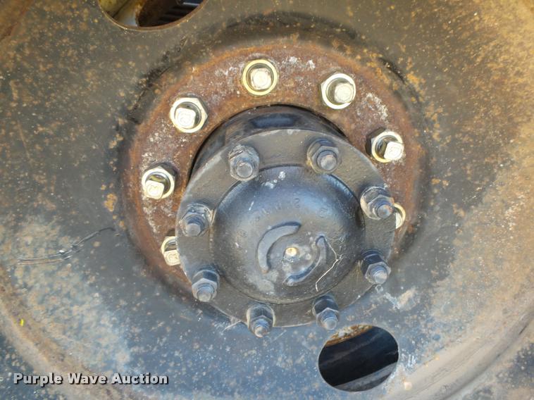 image for item DA2733 1989 Ford 900 semi truck