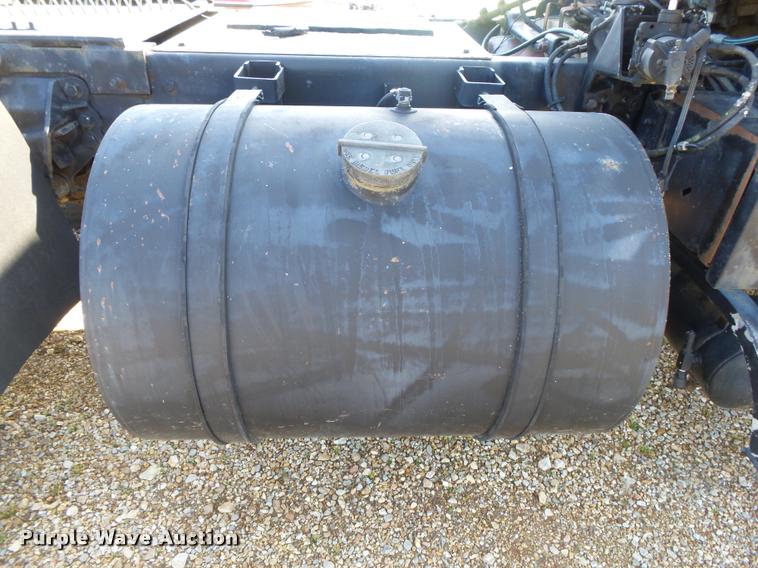 image for item DA2733 1989 Ford 900 semi truck