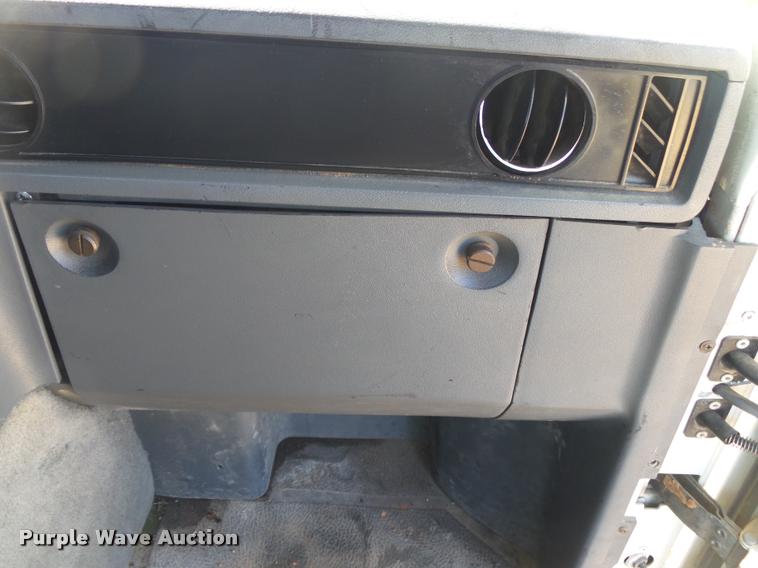 image for item DA2733 1989 Ford 900 semi truck