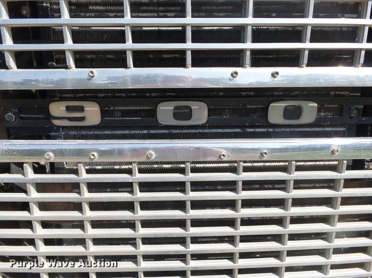image for item DA2733 1989 Ford 900 semi truck