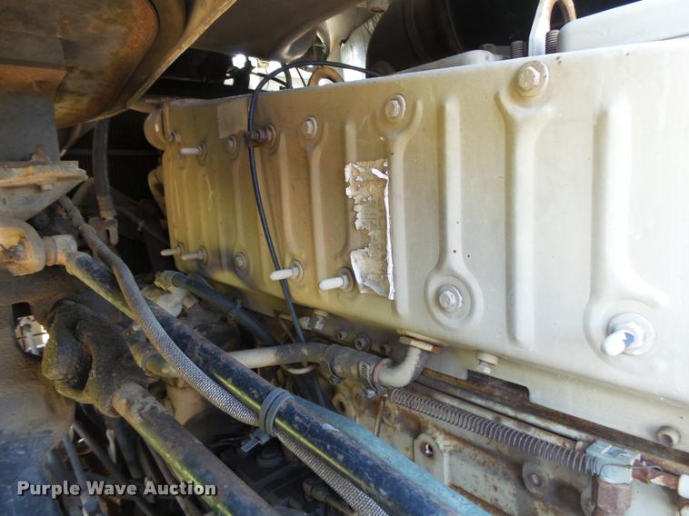 image for item DA2733 1989 Ford 900 semi truck