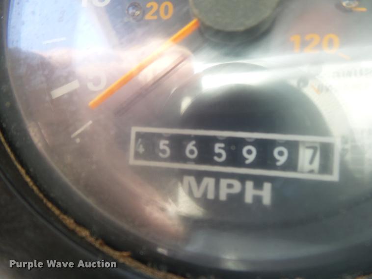 image for item DA2733 1989 Ford 900 semi truck