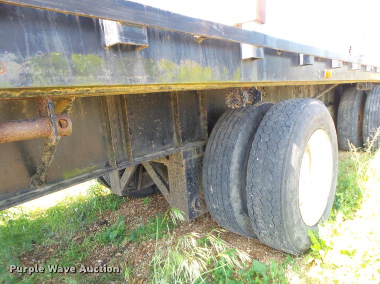 image for item DA2734 1988 Great Dane flatbed trailer