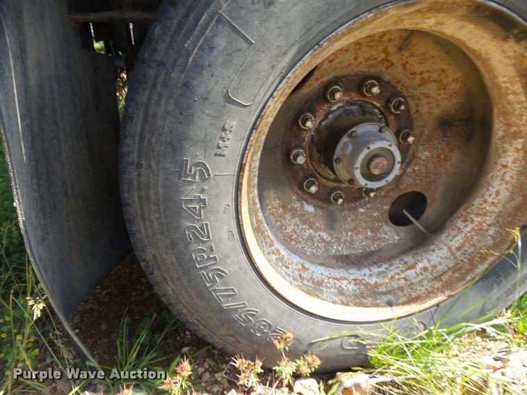 image for item DA2734 1988 Great Dane flatbed trailer