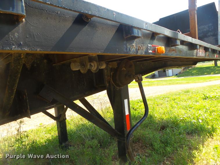 image for item DA2734 1988 Great Dane flatbed trailer