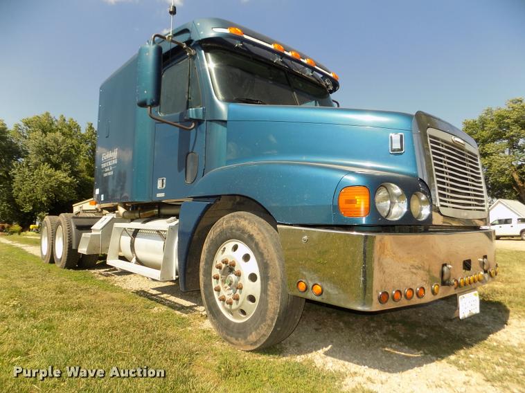 image for item DA3020 1998 Freightliner Century Class semi truck