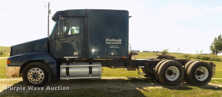 image for item DA3020 1998 Freightliner Century Class semi truck