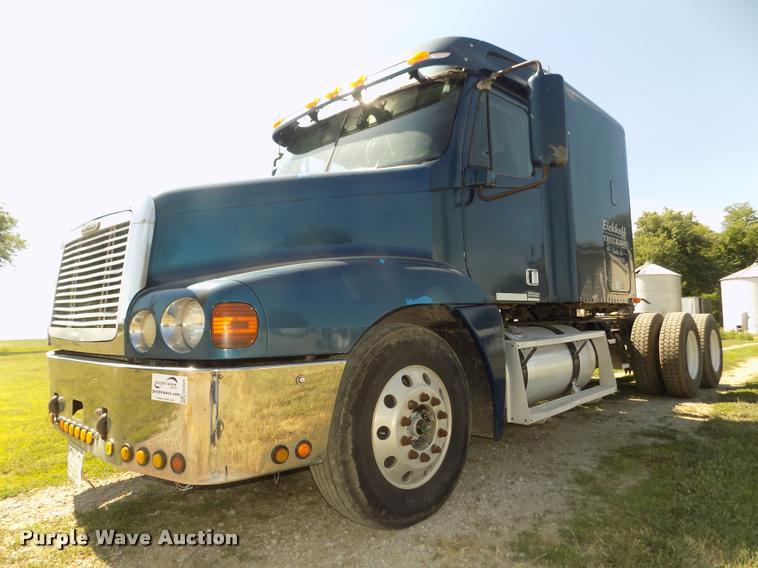 image for item DA3020 1998 Freightliner Century Class semi truck