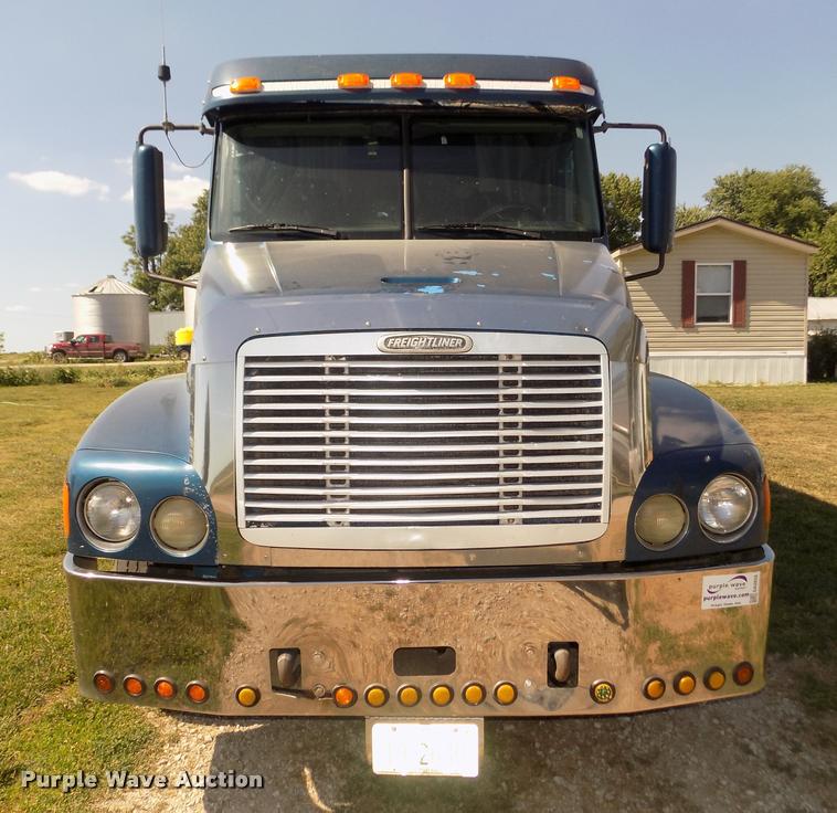image for item DA3020 1998 Freightliner Century Class semi truck