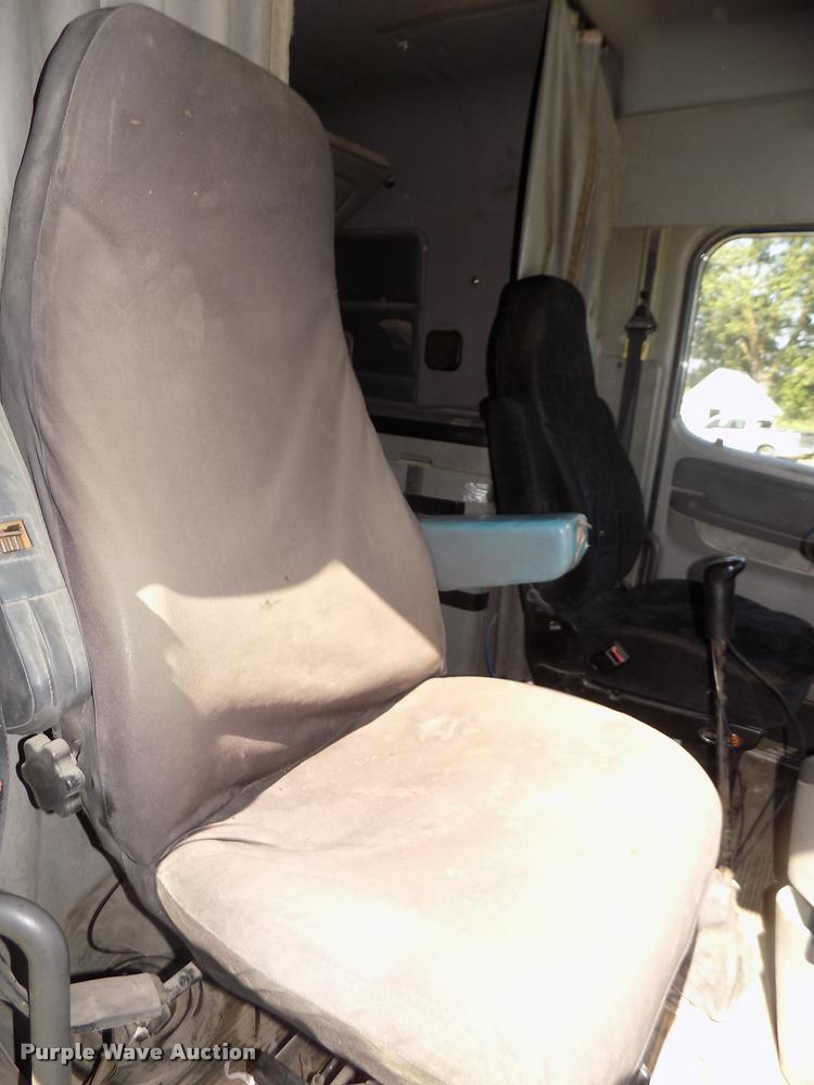 image for item DA3020 1998 Freightliner Century Class semi truck