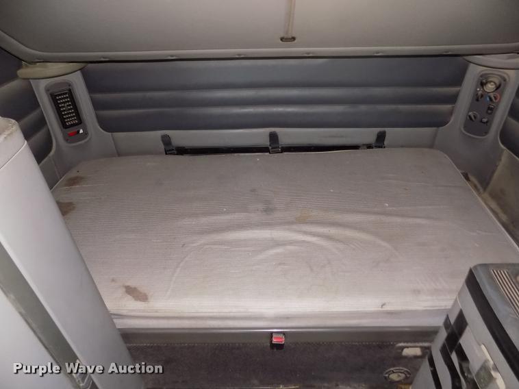 image for item DA3020 1998 Freightliner Century Class semi truck