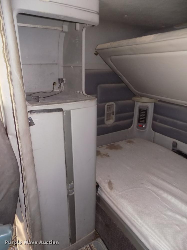 image for item DA3020 1998 Freightliner Century Class semi truck