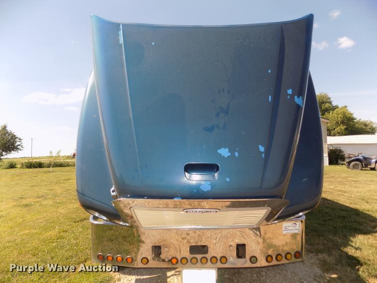 image for item DA3020 1998 Freightliner Century Class semi truck