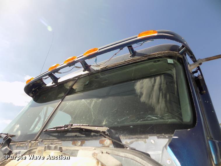 image for item DA3020 1998 Freightliner Century Class semi truck