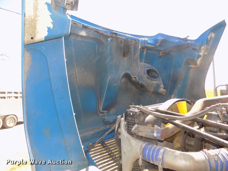 image for item DA3020 1998 Freightliner Century Class semi truck