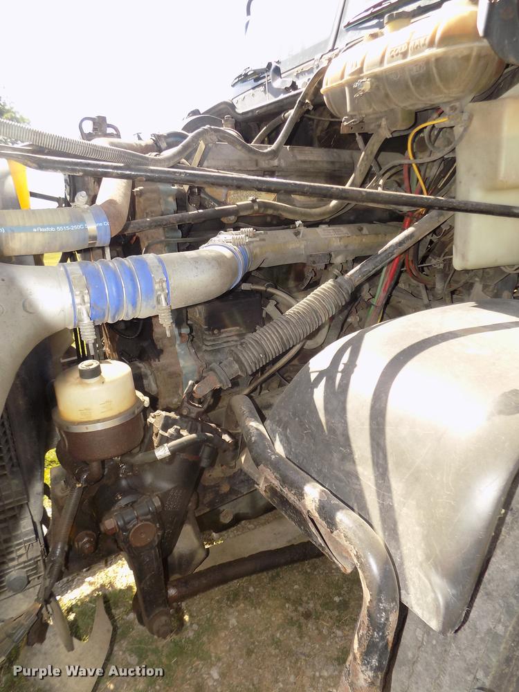 image for item DA3020 1998 Freightliner Century Class semi truck