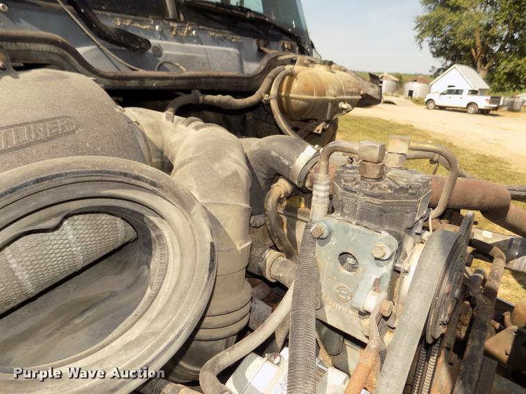 image for item DA3020 1998 Freightliner Century Class semi truck