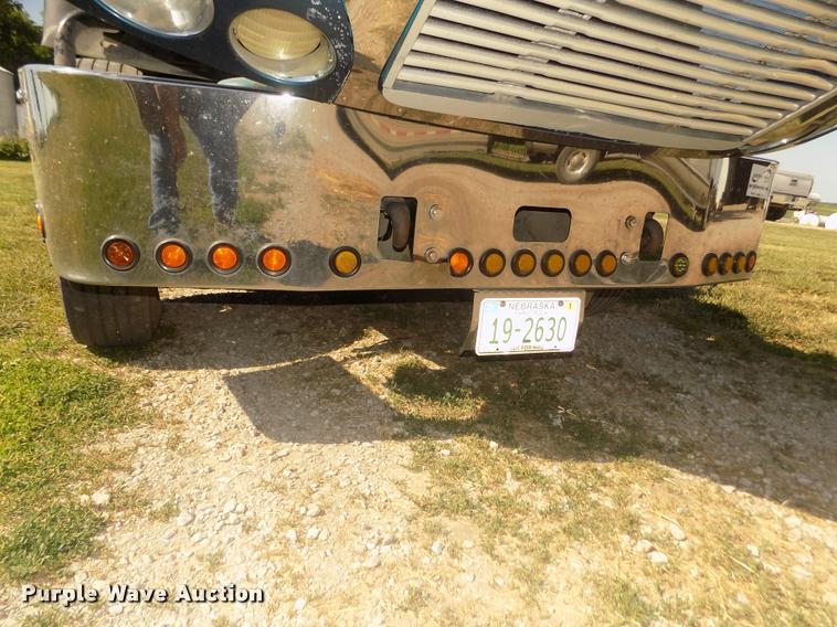 image for item DA3020 1998 Freightliner Century Class semi truck