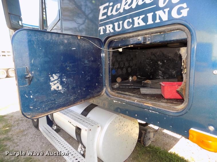 image for item DA3020 1998 Freightliner Century Class semi truck