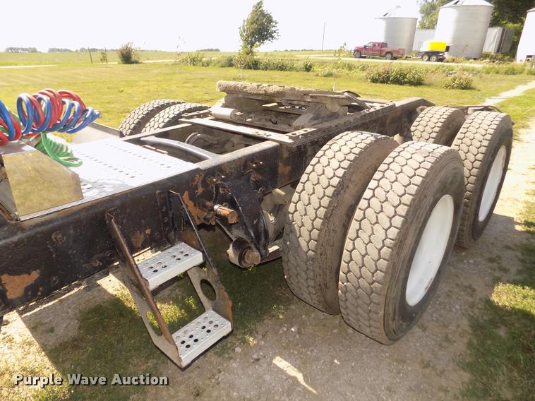 image for item DA3020 1998 Freightliner Century Class semi truck