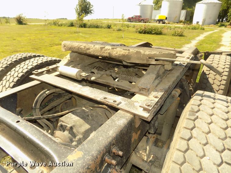 image for item DA3020 1998 Freightliner Century Class semi truck