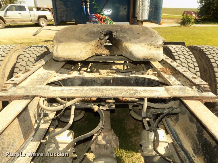 image for item DA3020 1998 Freightliner Century Class semi truck