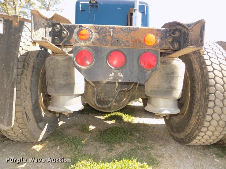 image for item DA3020 1998 Freightliner Century Class semi truck