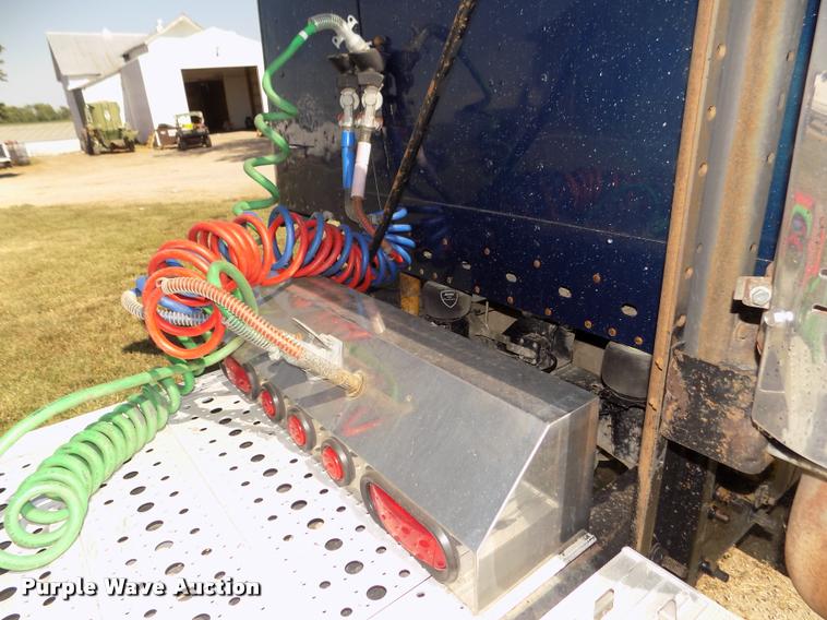 image for item DA3020 1998 Freightliner Century Class semi truck