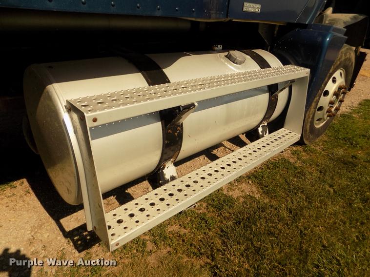 image for item DA3020 1998 Freightliner Century Class semi truck