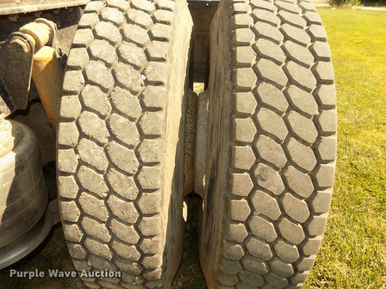 image for item DA3020 1998 Freightliner Century Class semi truck