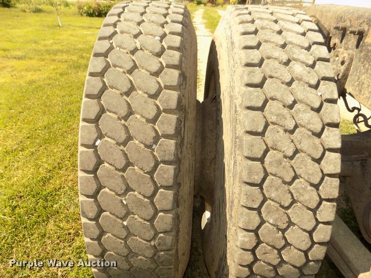 image for item DA3020 1998 Freightliner Century Class semi truck