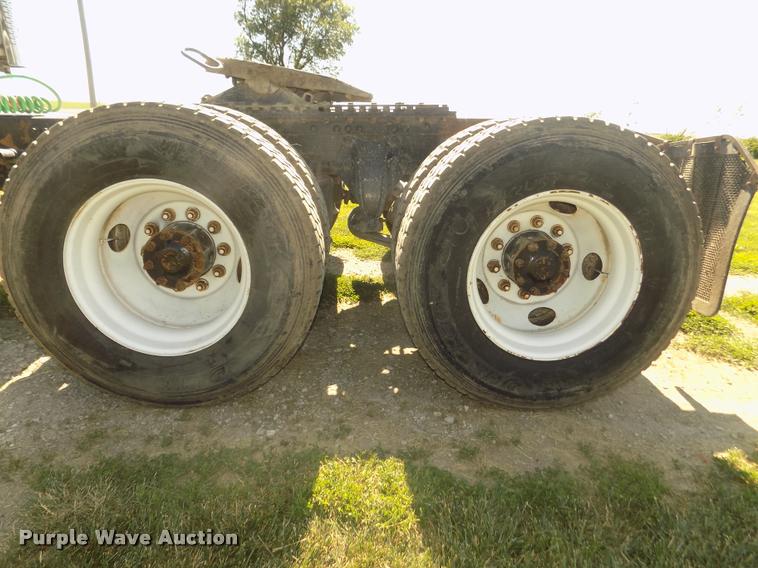 image for item DA3020 1998 Freightliner Century Class semi truck