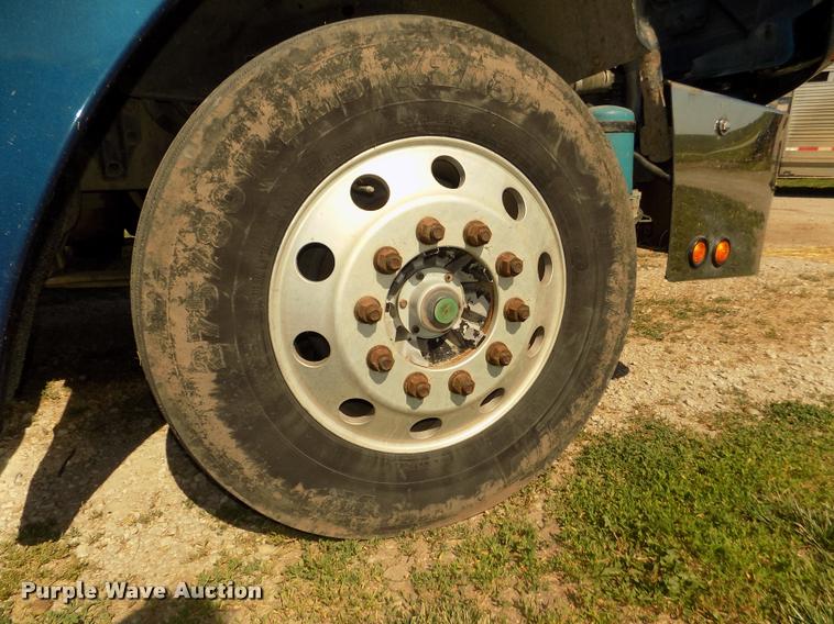 image for item DA3020 1998 Freightliner Century Class semi truck