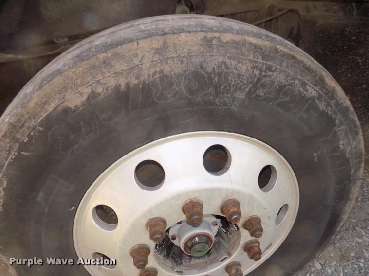 image for item DA3020 1998 Freightliner Century Class semi truck