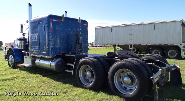 image for item DA6182 1984 Peterbilt 359 semi truck