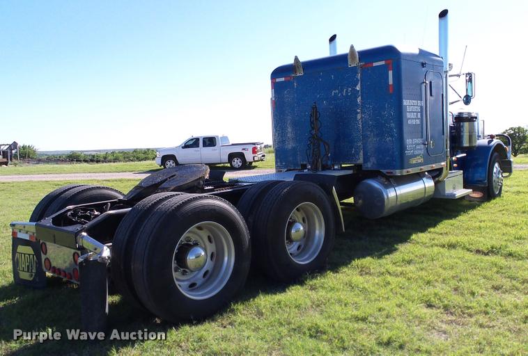 image for item DA6182 1984 Peterbilt 359 semi truck